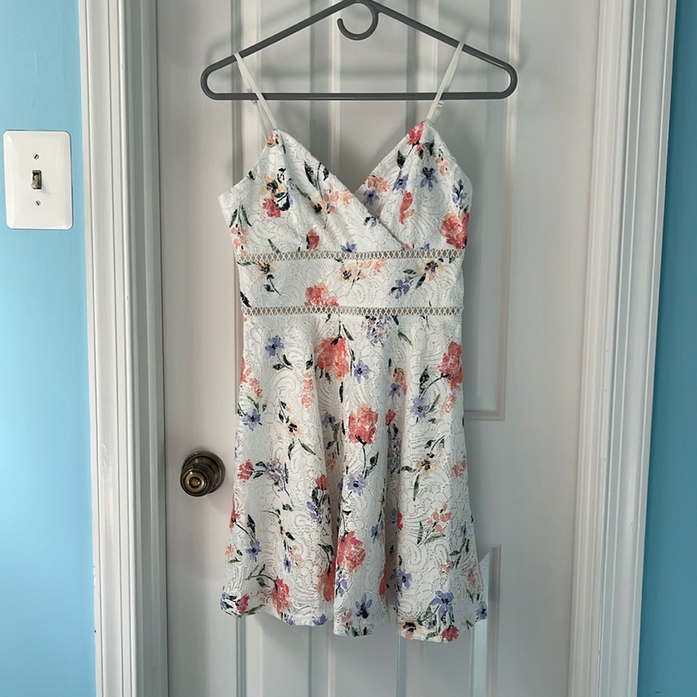 White Lacey Floral Francesca’s Trixxi Dress